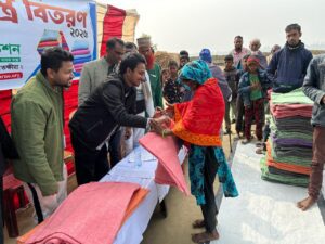 শীতার্ত অসহায় মানুষের পাশে কর্ণ ফাউন্ডেশন 4 দক্ষিণ কৈখালী, শ্যামনগর, সাতক্ষীরা শীতবস্ত্র বিতরণ কর্ণ ফাউন্ডেশন