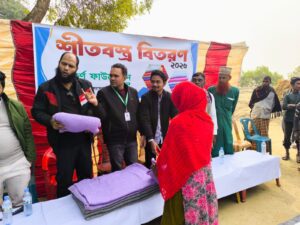 শীতার্ত অসহায় মানুষের পাশে কর্ণ ফাউন্ডেশন 10 দক্ষিণ কৈখালী, শ্যামনগর, সাতক্ষীরা শীতবস্ত্র বিতরণ কর্ণ ফাউন্ডেশন